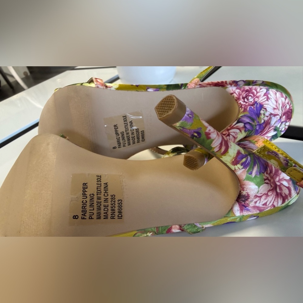 Express Pointed Toe Floral Satin Sandals - Rhinestone Detail - Women's 8 - Picture 6 of 13